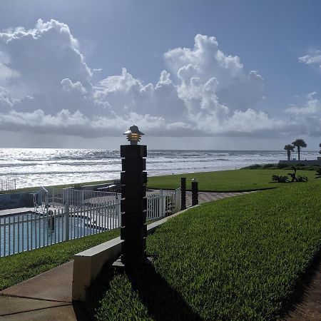 Shoreline Suites & Cabana Cottages - Beachfront Daytona Beach Buitenkant foto