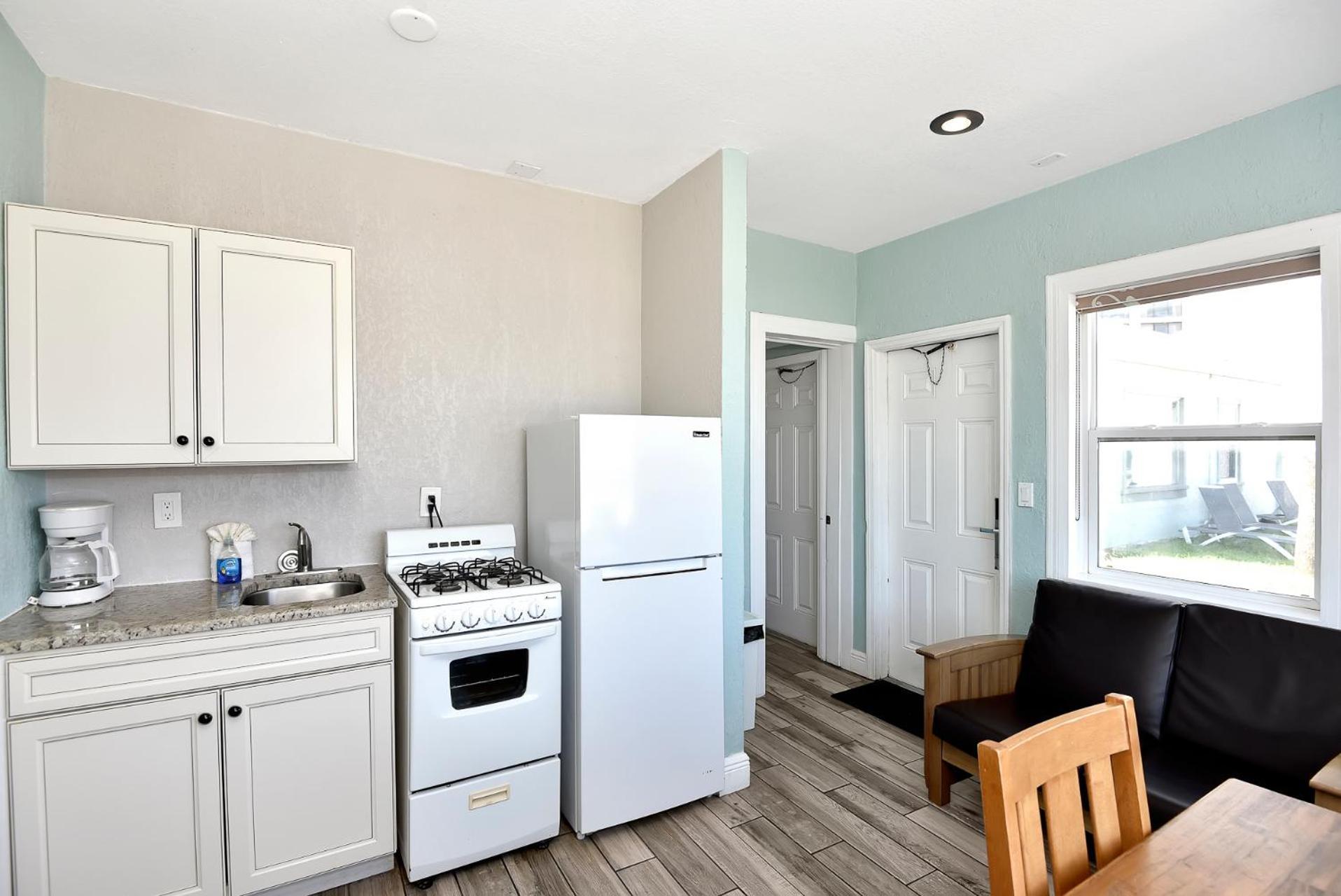 Shoreline Suites & Cabana Cottages - Beachfront Daytona Beach Buitenkant foto
