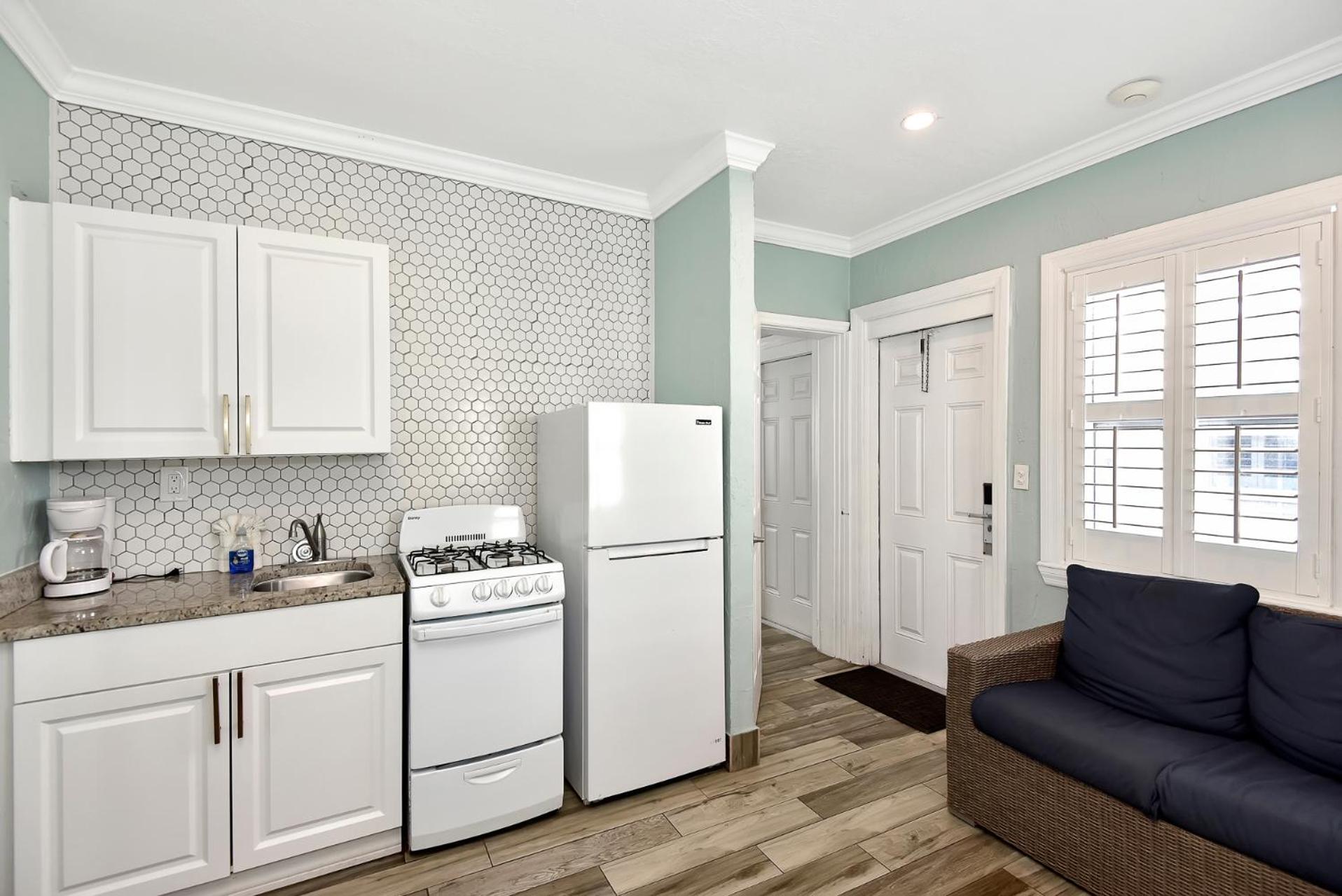 Shoreline Suites & Cabana Cottages - Beachfront Daytona Beach Buitenkant foto