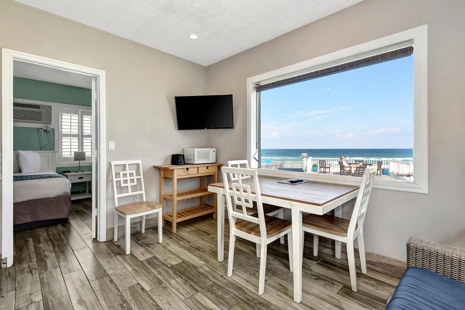 Shoreline Suites & Cabana Cottages - Beachfront Daytona Beach Buitenkant foto