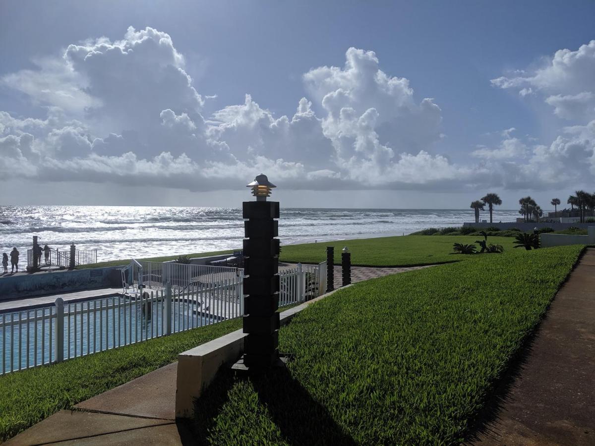 Shoreline Suites & Cabana Cottages - Beachfront Daytona Beach Buitenkant foto